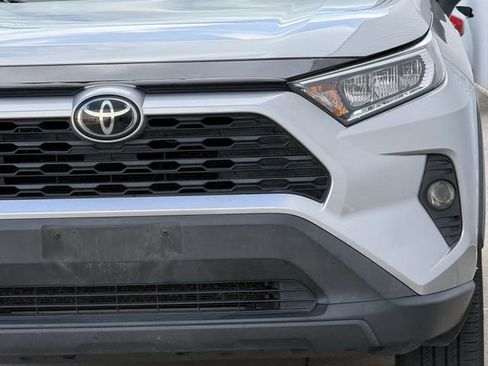 Used 2020 Toyota RAV4 XLE Premium image 9
