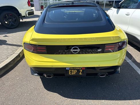 Used 2023 Nissan Z w/ Floor Mat Package (L93) RWD image 2
