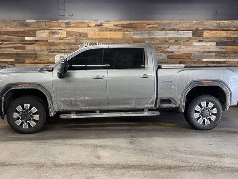 Used 2024 GMC Sierra 2500 Denali w/ Technology Package image 11