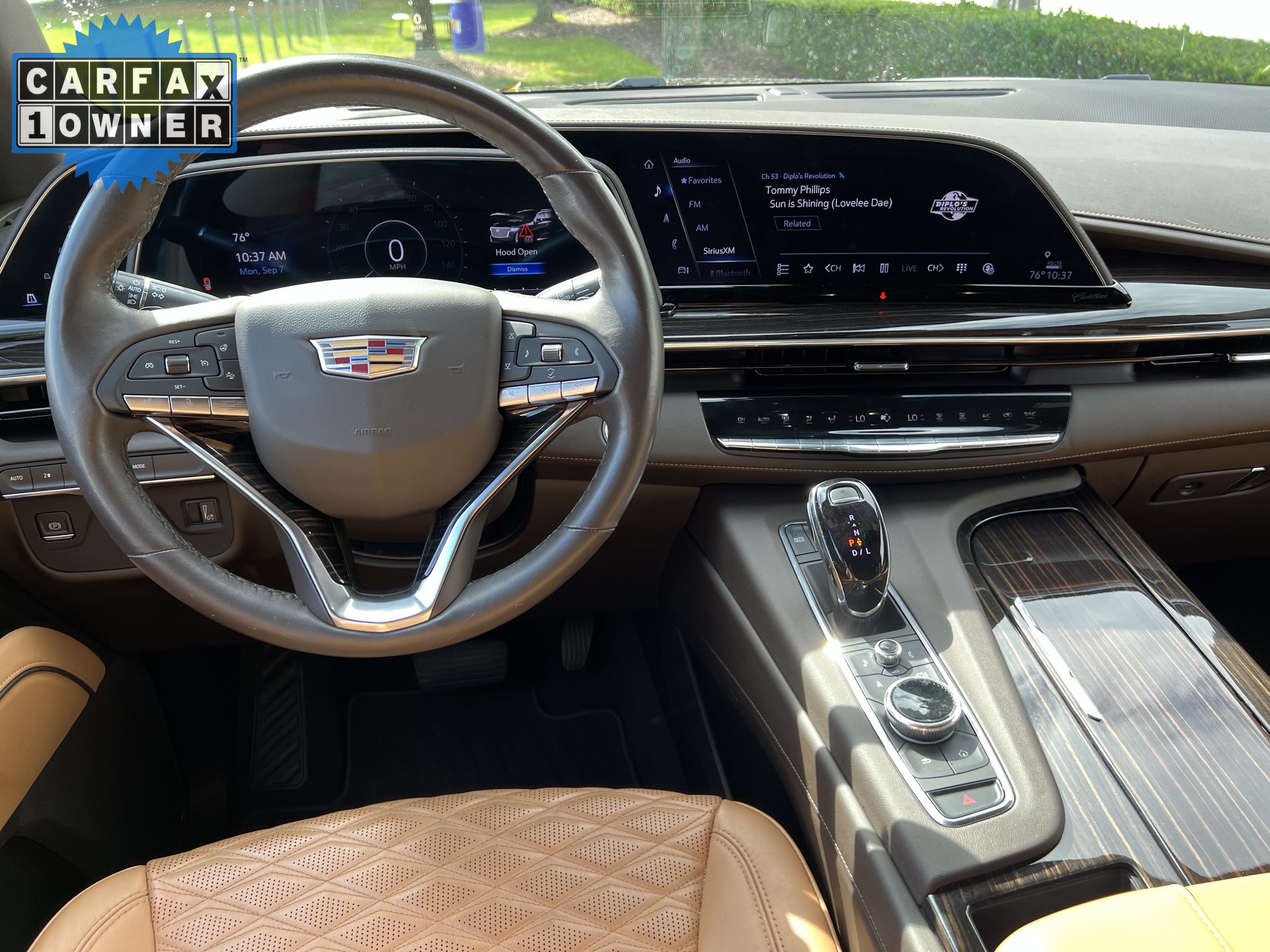 Used 2023 Cadillac Escalade Premium Luxury w/ LPO, Illumination Package AWD/4WD image 30