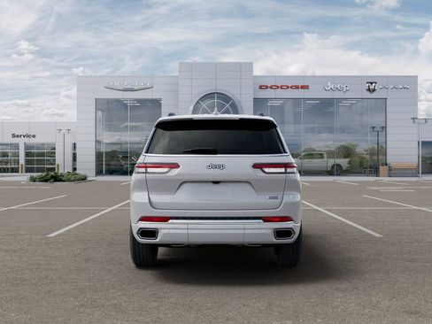New 2025 Jeep Grand Cherokee L Overland w/ Rear Seat Video Group I AWD/4WD image 7
