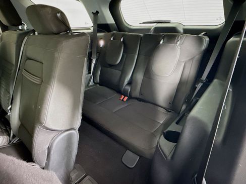 Used 2021 Ford Explorer XLT RWD image 18