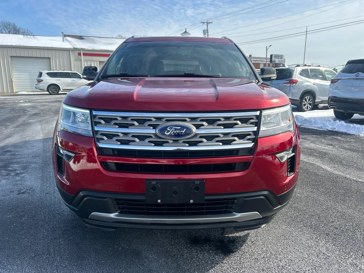 Used 2018 Ford Explorer XLT w/ Equipment Group 202A FWD image 2