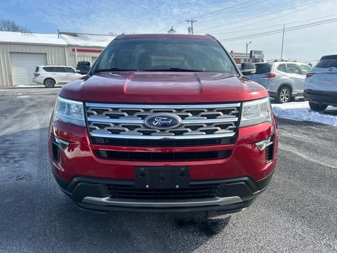 Used 2018 Ford Explorer XLT w/ Equipment Group 202A image 2