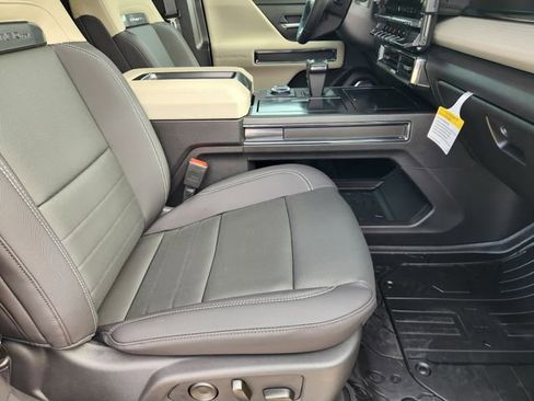 New 2026 GMC Hummer EV 4x4 Crew Cab image 12