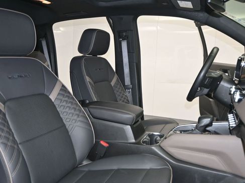 Used 2024 GMC Canyon Denali image 19