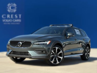 New 2026 Volvo V60 B5 Cross Country Ultra w/ Protection Package Premier
