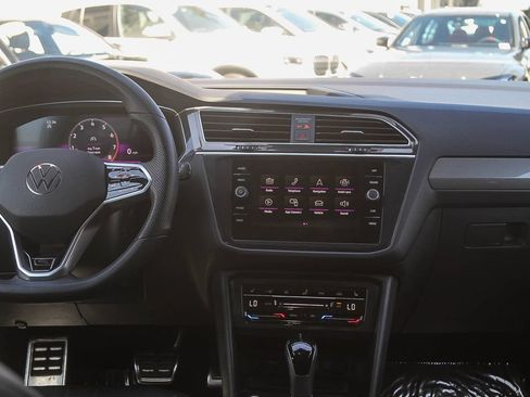 Used 2024 Volkswagen Tiguan SE R-Line FWD image 9