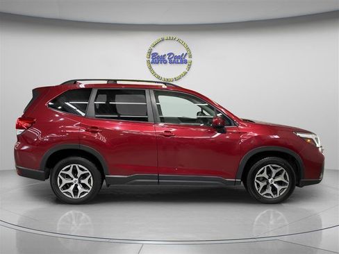 Used 2019 Subaru Forester Premium w/ All-Weather Package image 7