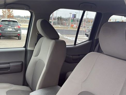 Used 2013 Nissan Xterra S w/ Value Package image 17