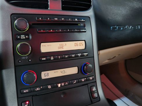 Used 2007 Chevrolet Corvette Convertible w/ Preferred Equipment Group image 32