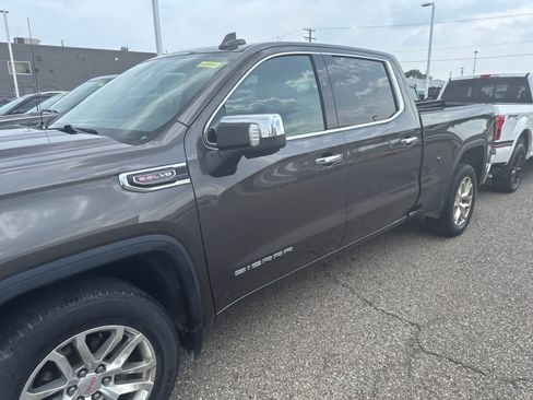 Used 2019 GMC Sierra 1500 SLT w/ SLT Convenience Package AWD/4WD image 17