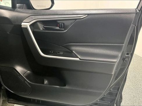 Used 2019 Toyota RAV4 LE AWD/4WD image 34