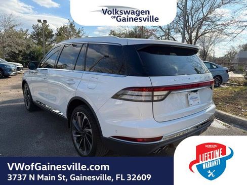 Used 2020 Lincoln Aviator Reserve w/ Equipment Group 202A image 4