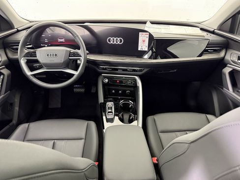 Used 2025 Audi Q5 Premium w/ Convenience Package image 15