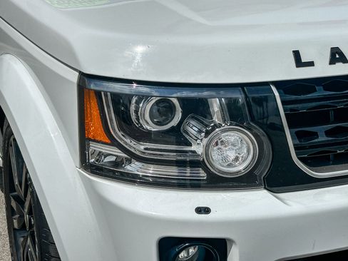 Used 2016 Land Rover LR4 HSE image 4