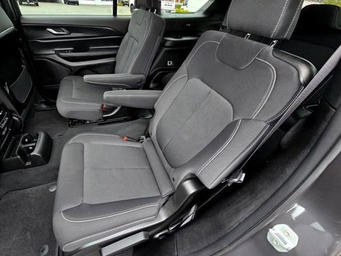 Used 2025 Jeep Grand Cherokee L Laredo w/ Luxury Tech Group I image 23