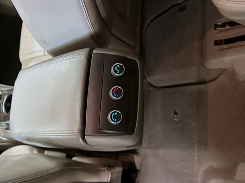 Used 2014 Buick Enclave Leather AWD/4WD image 27