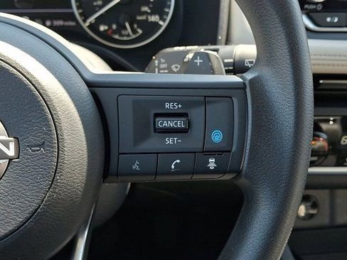 Used 2024 Nissan Rogue SV AWD/4WD image 26