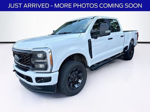 Used 2023 Ford F250 XL w/ STX Appearance Package AWD/4WD image 3