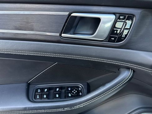 Used 2020 Porsche Panamera GTS image 10
