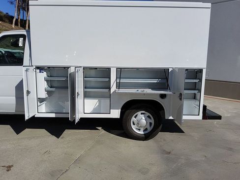 New 2026 Ford E-350 and Econoline 350 Super Duty w/ Power Equipment Group image 17