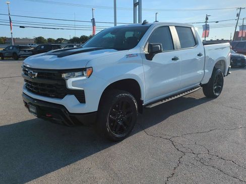Used 2024 Chevrolet Silverado 1500 LT Trail Boss AWD/4WD image 4