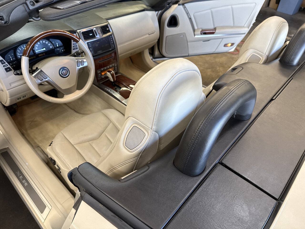 Used 2006 Cadillac XLR RWD image 49