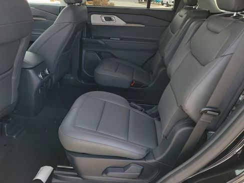 New 2026 Ford Explorer Active image 7