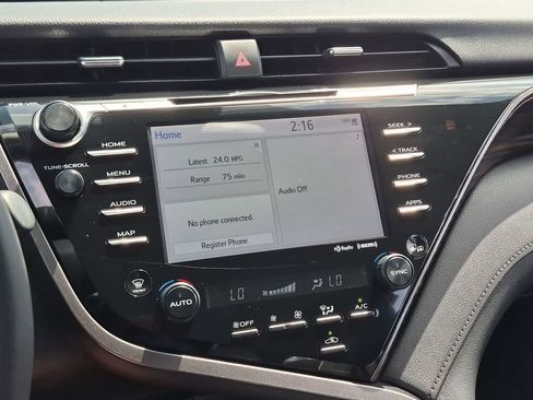 Used 2020 Toyota Camry XLE FWD image 27