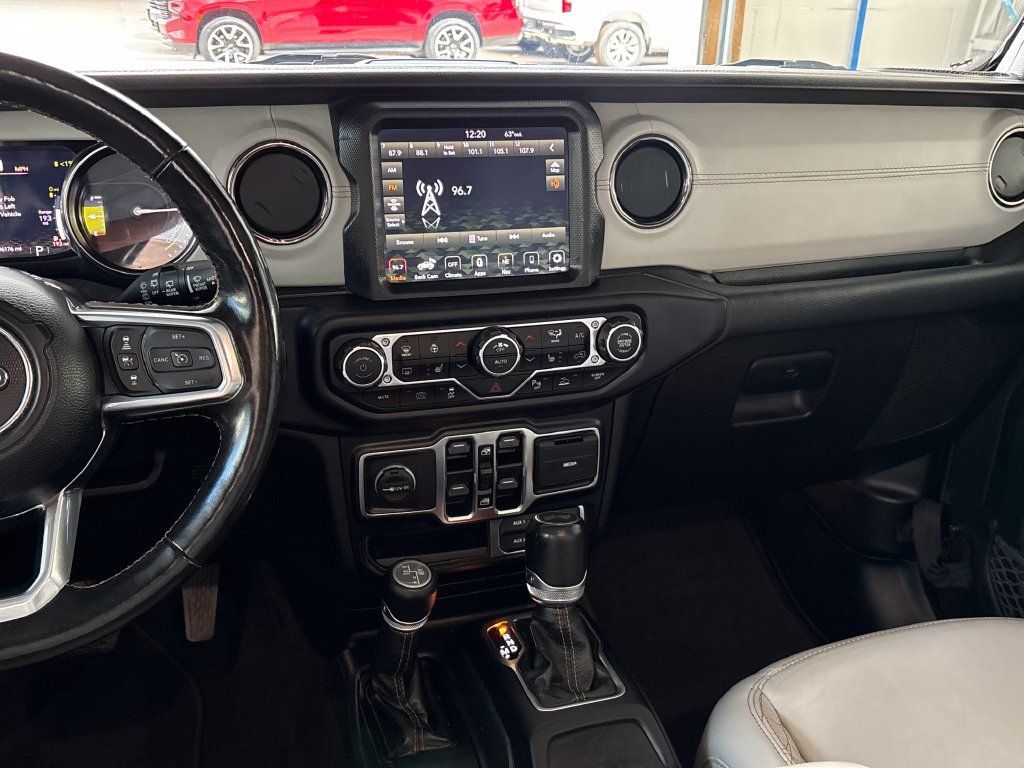 Used 2021 Jeep Wrangler Unlimited Sahara AWD/4WD image 22
