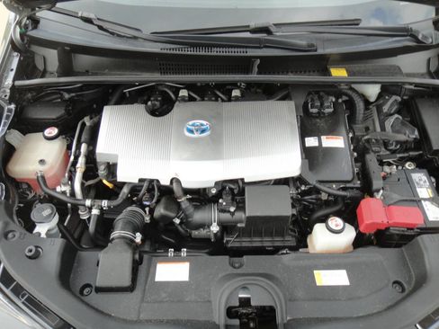 Used 2017 Toyota Prius Four FWD image 24