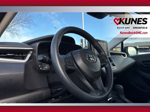 Used 2025 Toyota Corolla LE image 12
