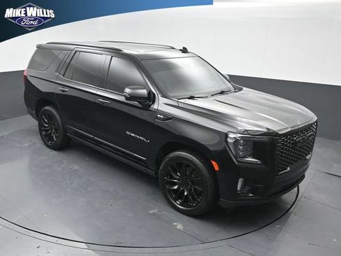 Used 2021 GMC Yukon Denali w/ Denali Premium Package RWD image 9