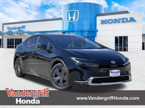 Used 2026 Toyota Prius SE image 1