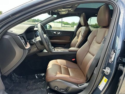 Certified 2025 Volvo V60 B5 Cross Country Plus AWD/4WD image 18