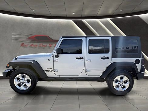 Used 2012 Jeep Wrangler Unlimited Sport AWD/4WD image 4