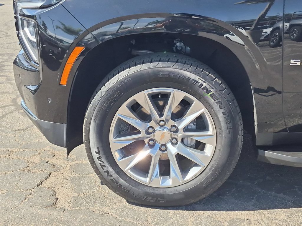 Used 2026 Chevrolet Suburban Premier AWD/4WD image 33