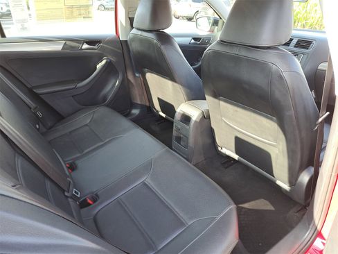 Used 2018 Volkswagen Jetta Wolfsburg Edition image 11