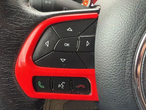 Used 2016 Jeep Renegade Limited image 12