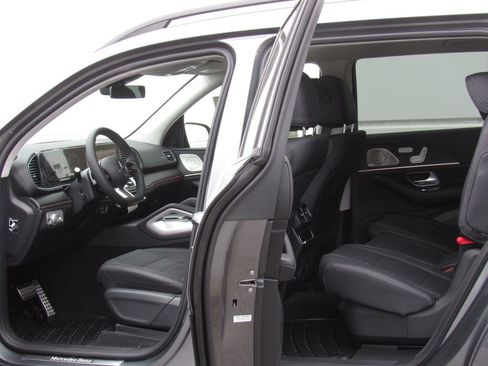 New 2026 Mercedes-Benz GLS 450 GLS 450 image 12