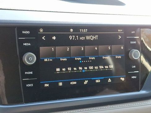 Certified 2024 Volkswagen Taos SE w/ Black Wheel Package image 22