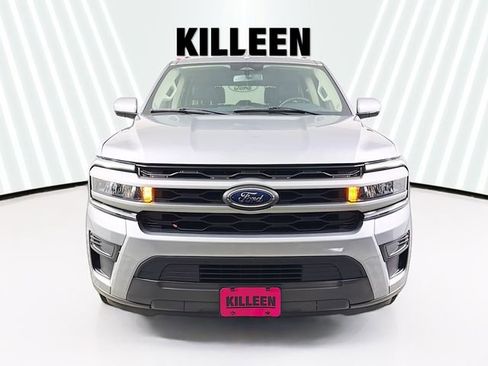 Used 2024 Ford Expedition XLT RWD image 2