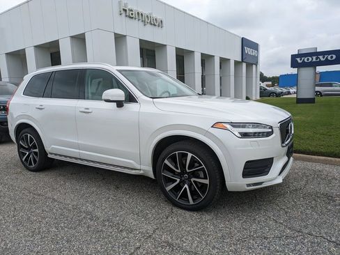 Certified 2022 Volvo XC90 T6 Momentum w/ Advanced Package image 2