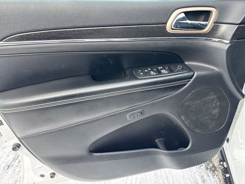 Used 2016 Jeep Grand Cherokee Limited image 12