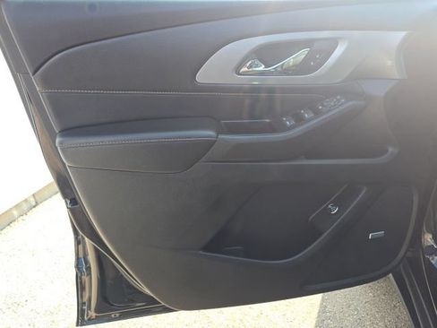 Used 2019 Chevrolet Traverse LT w/ LT Premium Package AWD/4WD image 18