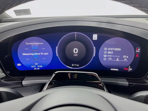 New 2026 Porsche Macan 4 Electric image 13