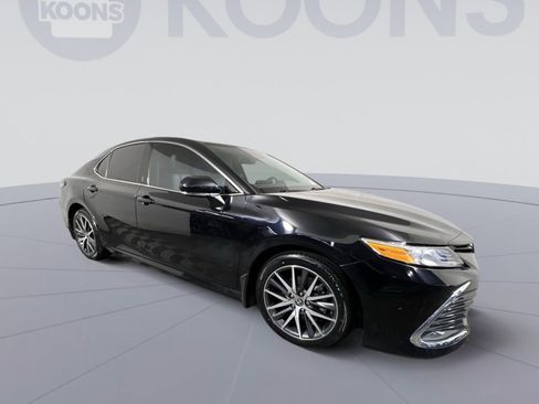 Used 2023 Toyota Camry XLE w/ Cold Weather Package AWD/4WD image 2