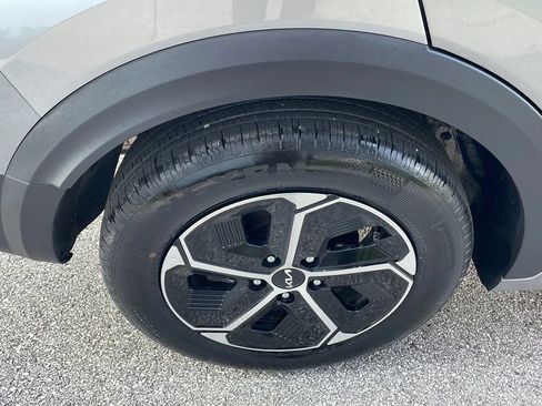 Used 2026 Kia Niro LX FWD image 33