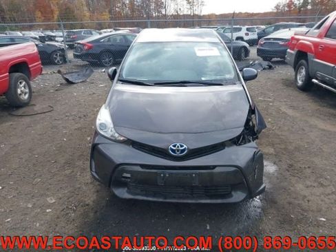 Used 2015 Toyota Prius V Three image 8